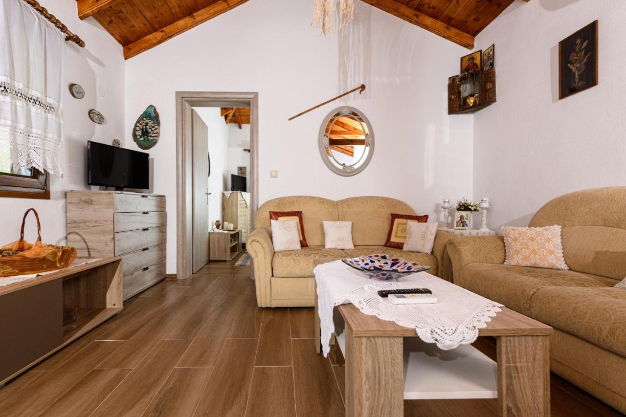 Villa Suzana Mikros Prinos Luaran gambar